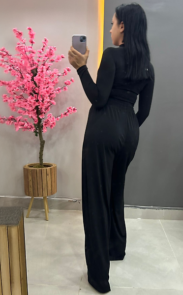 Siyah Crop Bluz ve Pantolonlu Takım medium